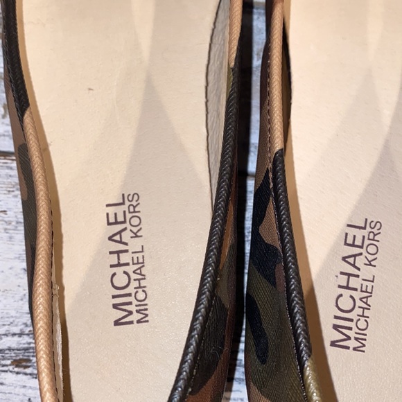 Michael Kors Camo Size 9 - Picture 6 of 8
